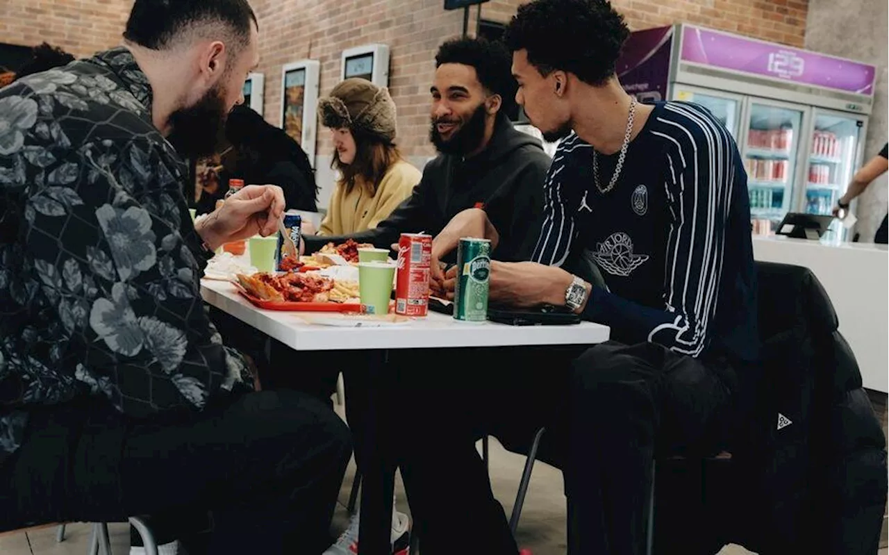 NBA Paris Games: Wembanyama invite ses partenaires... dans son fast-food favori à Nanterre