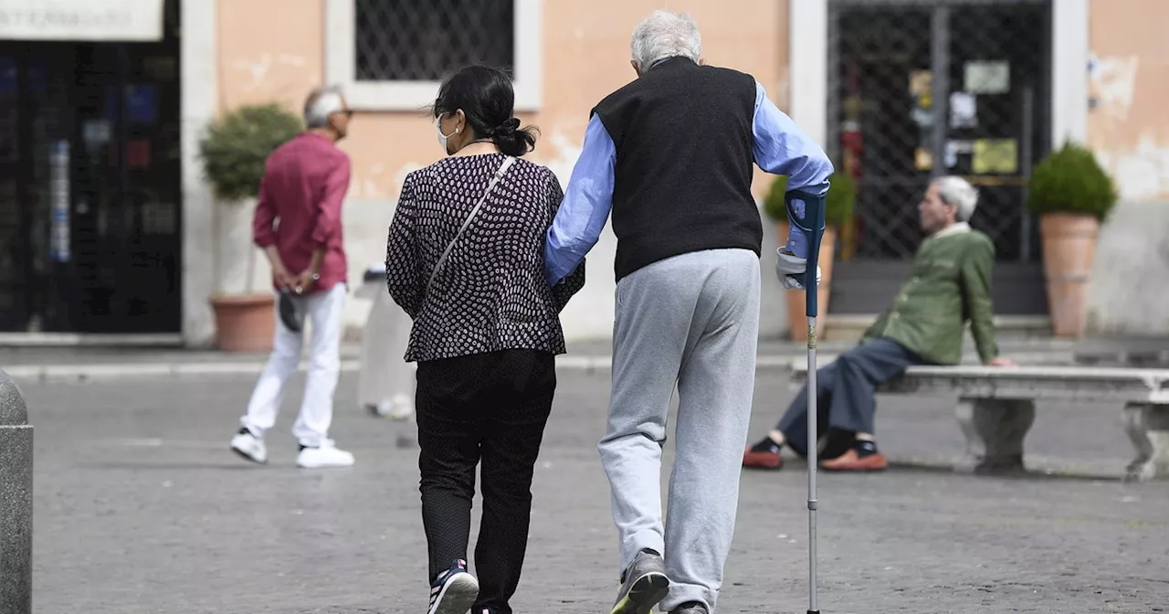 Badanti, la truffa: 19 arresti, il caso deflagra in tutta Italia