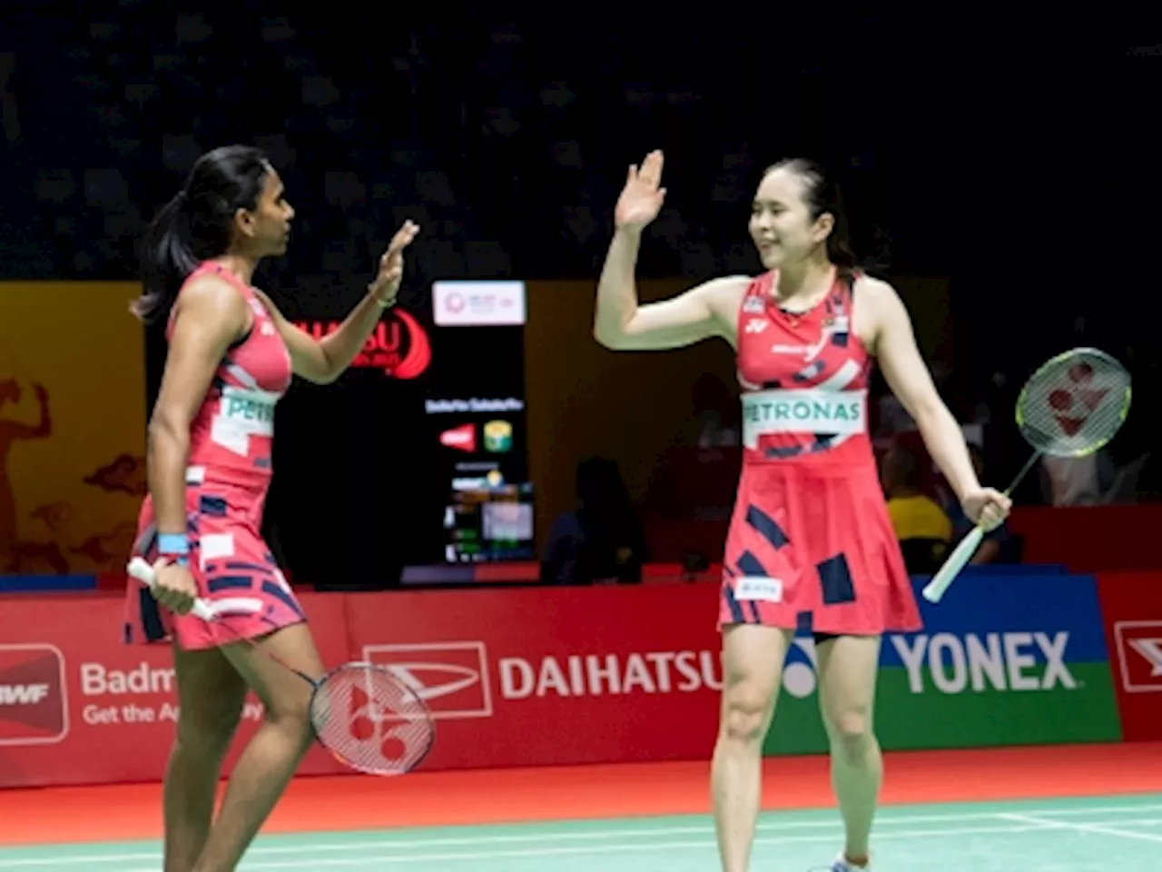 Pearly-Thinaah Make History in Indonesia Masters Women's Doubles