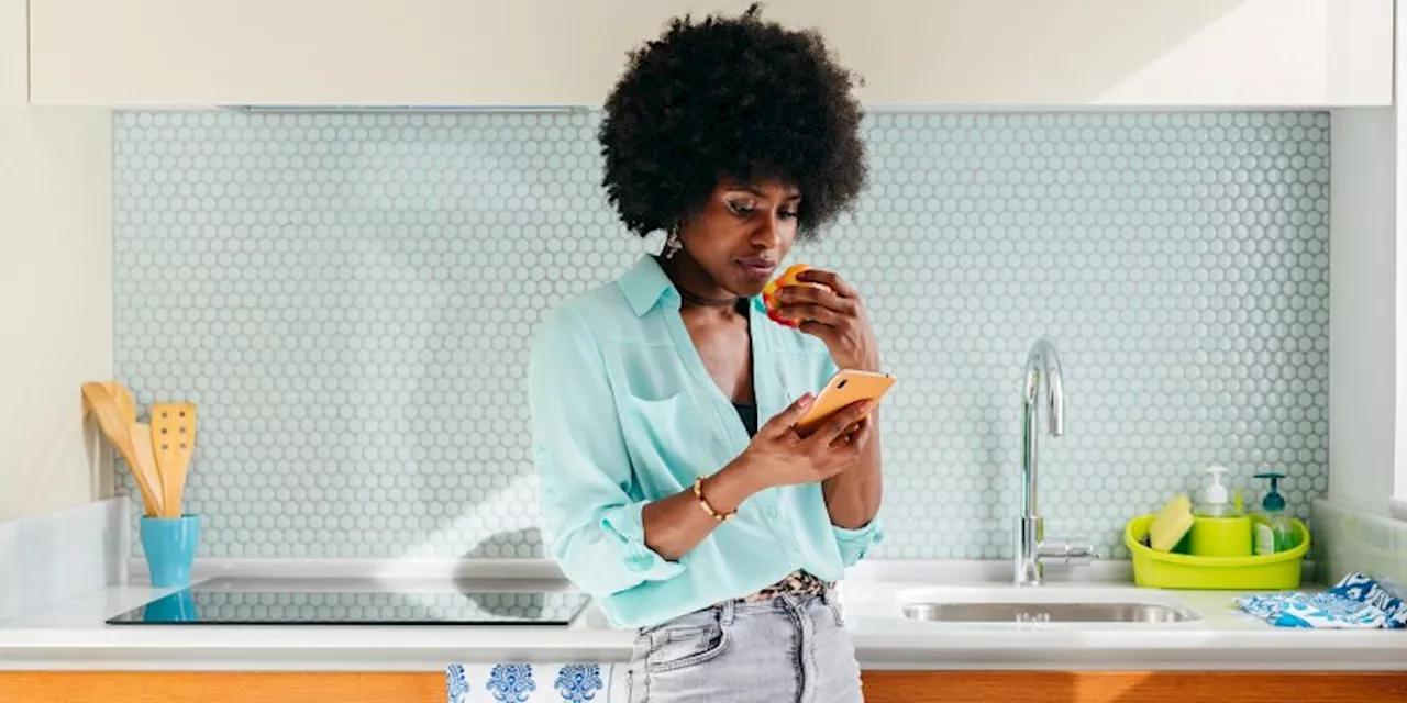 How To Stop Eating Out Of Boredom & Tap Into Your Hunger Cues