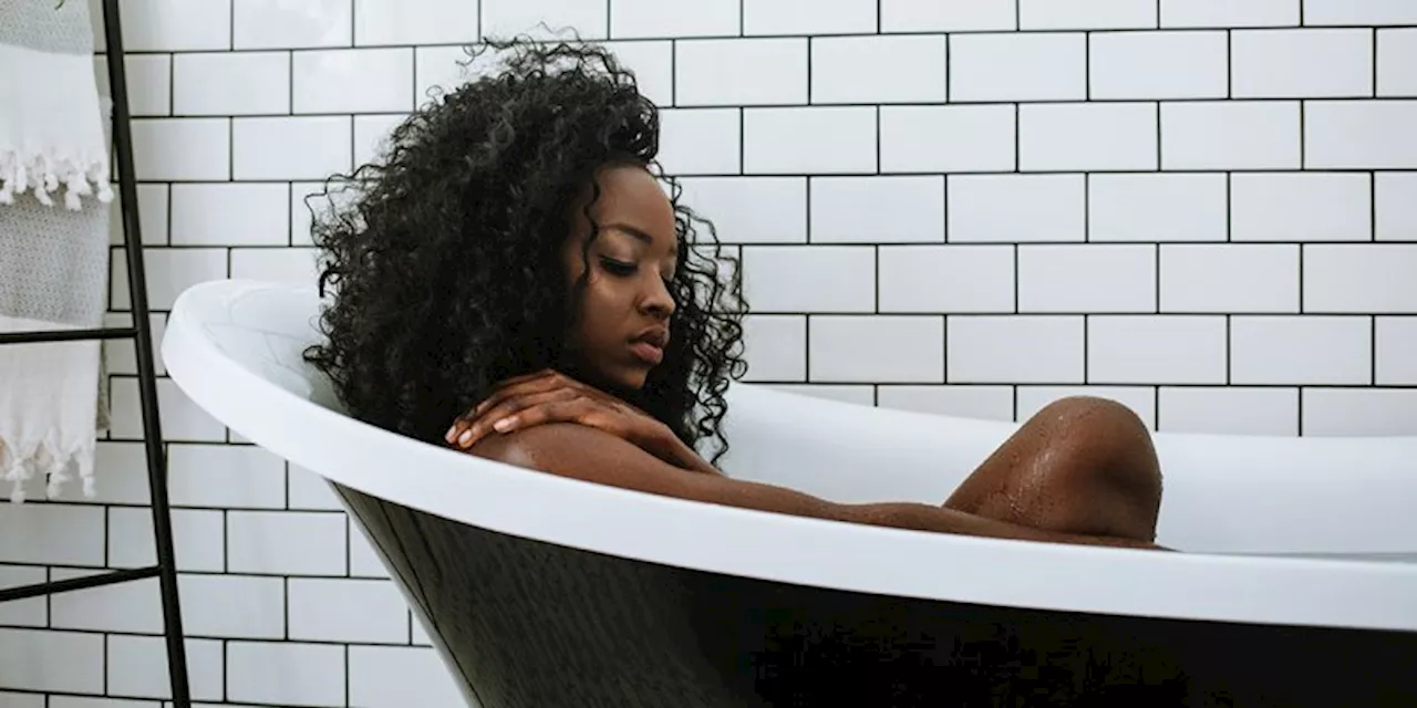 The Skin-Soothing Bath An Herbalist Draws When She Needs A Detox