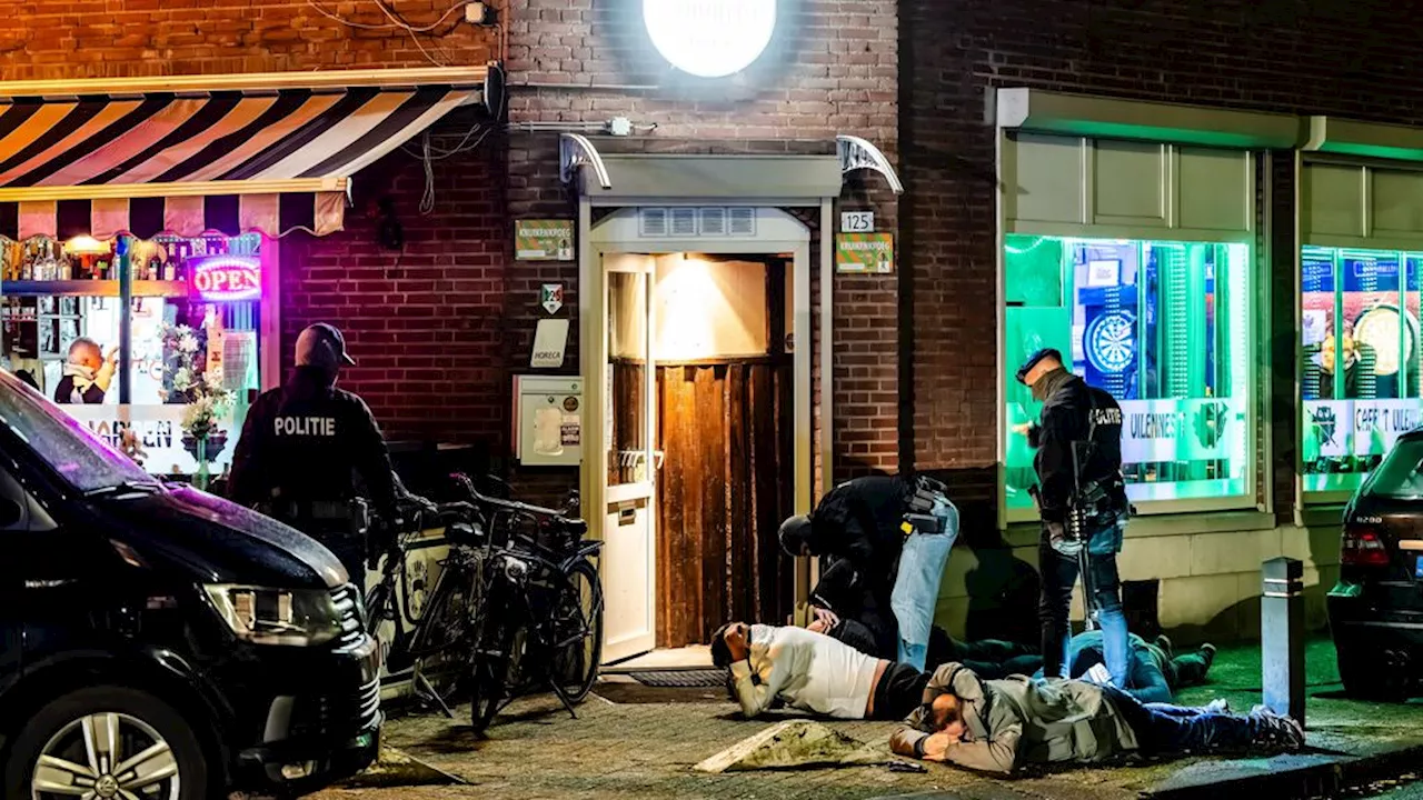 Tien Mannen Opgepakt in Tilburgse Café na Inval