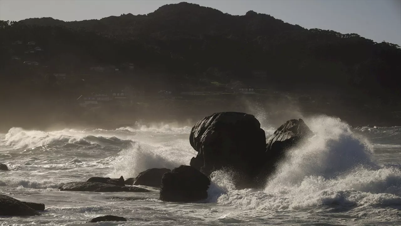 La borrasca Éowyn pone este sábado a 11 provincias en aviso, con nivel naranja en Galicia