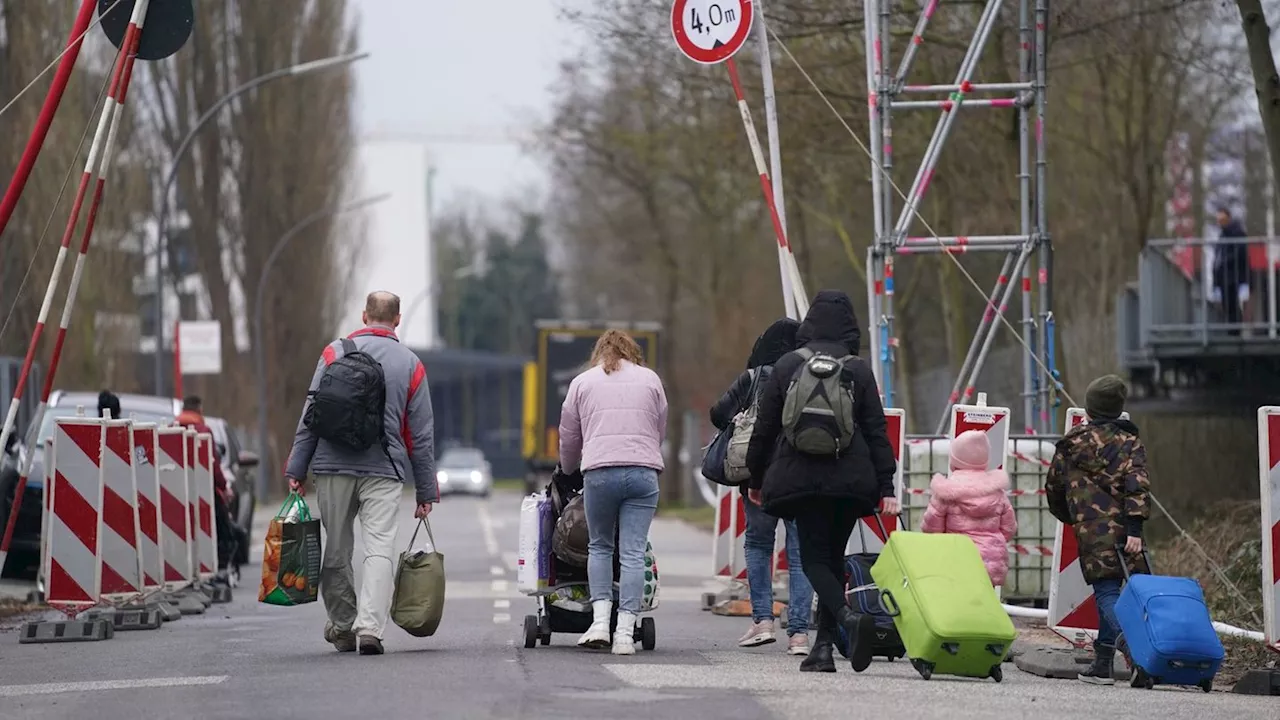 Weniger Asylbewerber in Hamburg, Unterkünfte überfüllt