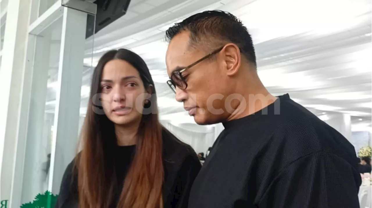 Nia Ramadhani dan Ardi Bakrie Berduka Atas Demise Nenek Nia