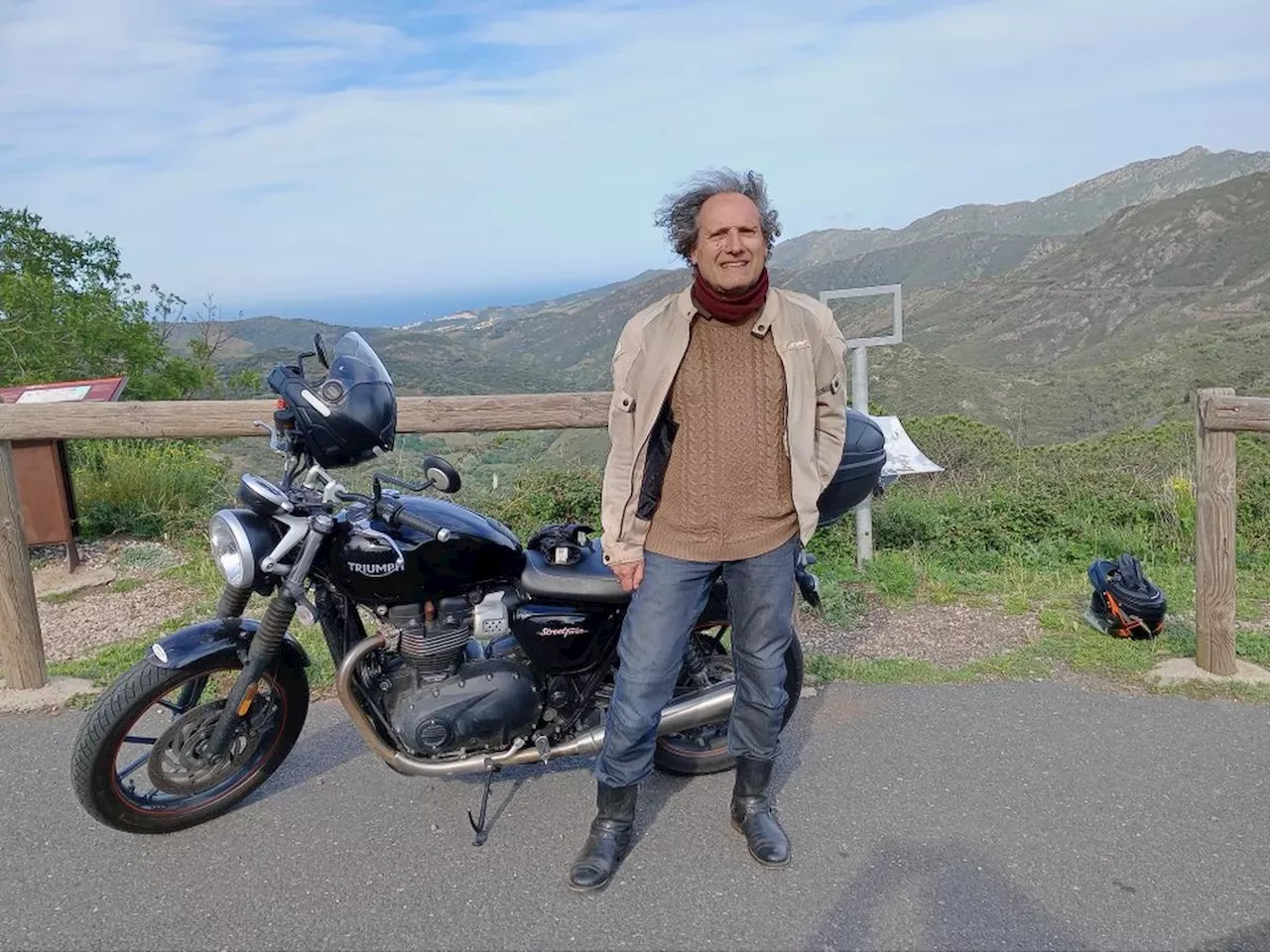 L’Effet Tegmark-Everett de François Darnaudet, la grande course à moto des Bardenas au multivers