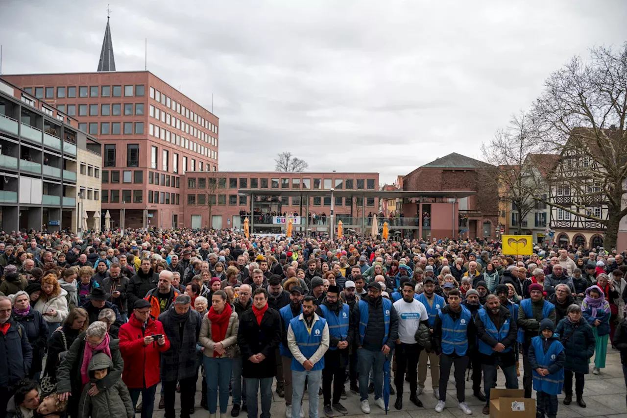 Nach Messerattacke in Aschaffenburg: Tausende demonstrieren gegen rechts