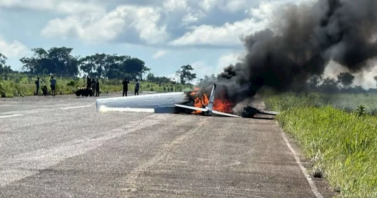 Avião de pequeno porte pegou fogo após pouso forçado em Minas Gerais