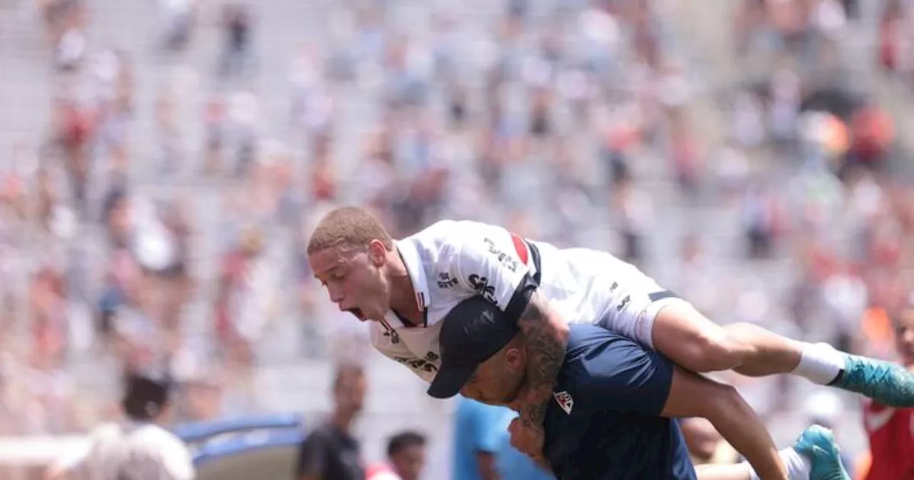 Memes celebram título do São Paulo na Copinha sobre o Corinthians