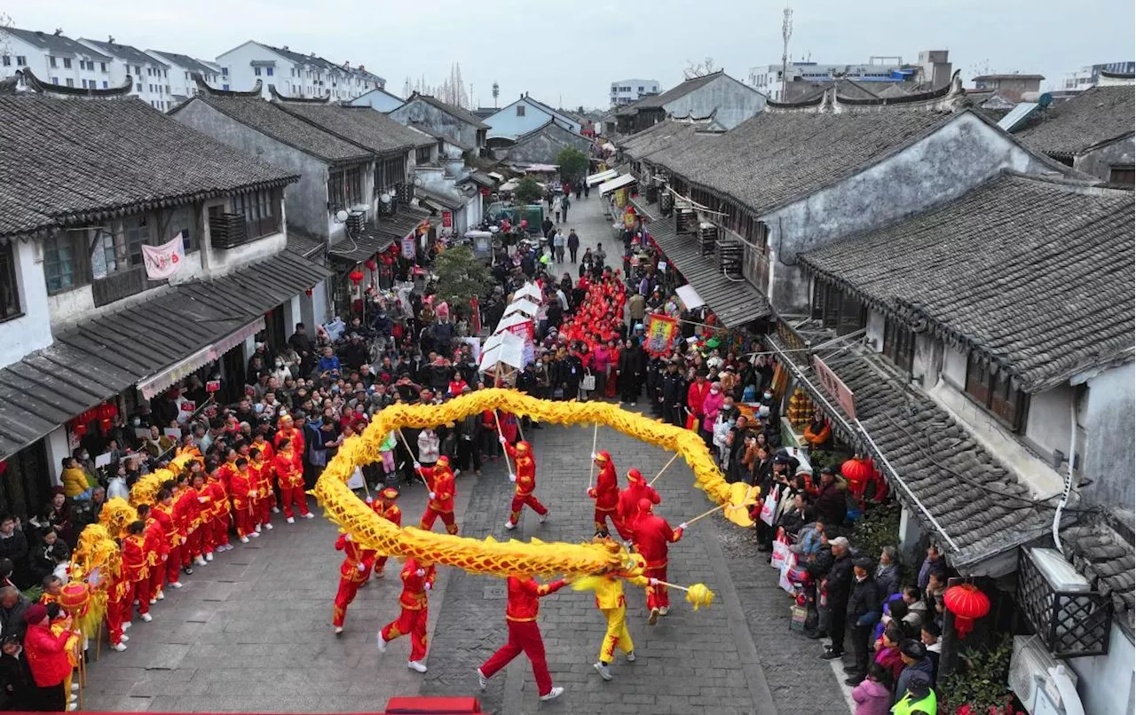 China Sees Record Travel Rush Ahead of Lunar New Year