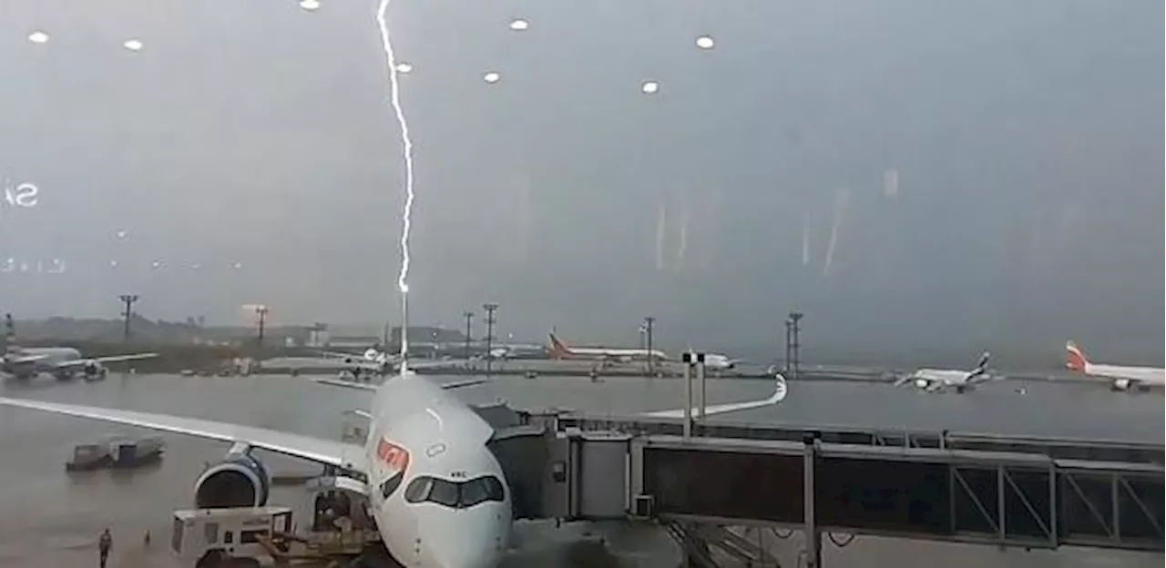 Raio Atingir Avião no Aeroporto de Guarulhos