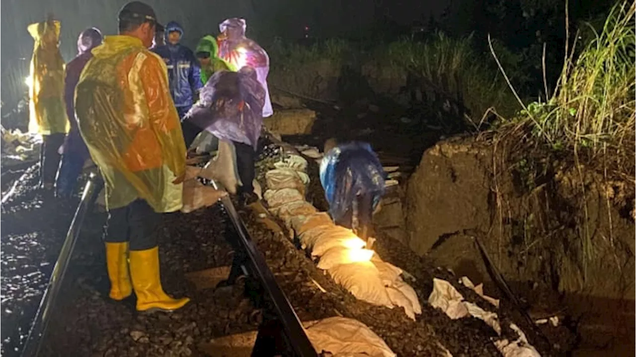 Banjir kembali menerjang jalur rel kereta api di Grobogan