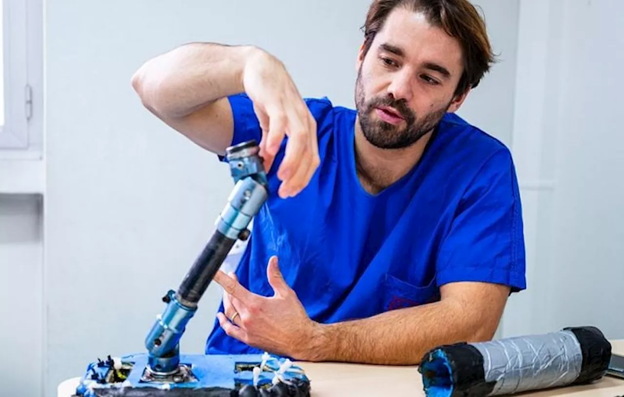 Amputé d’une jambe, ce médecin planche sur une prothèse pour continuer de surfer