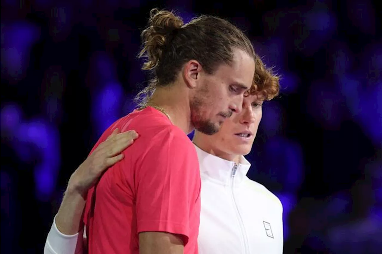 Sinner consola Zverev dopo la finale dell'Open d'Australia