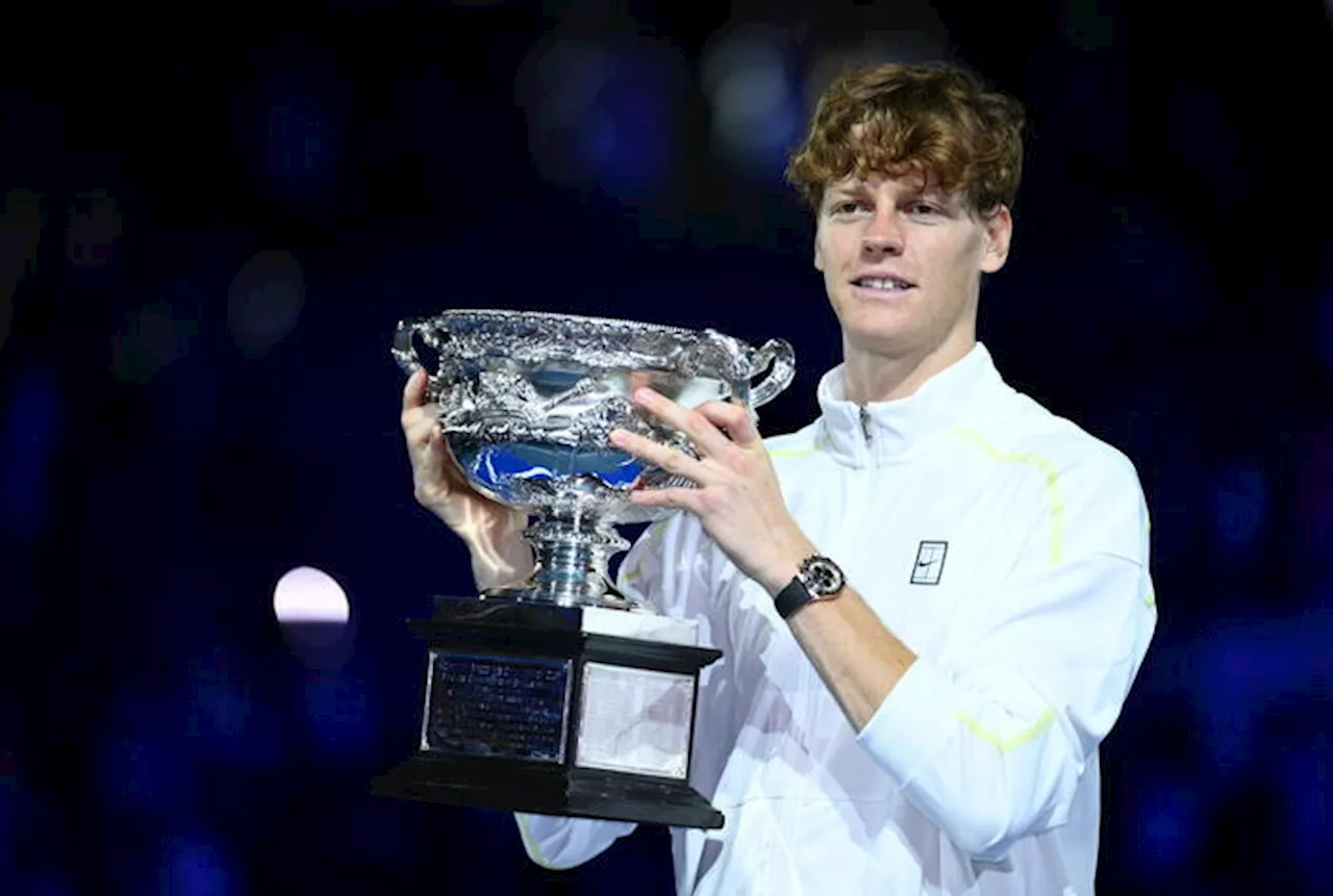 Sinner fa storia all'Australian Open: tre Slam e record dopo la vittoria su Zverev