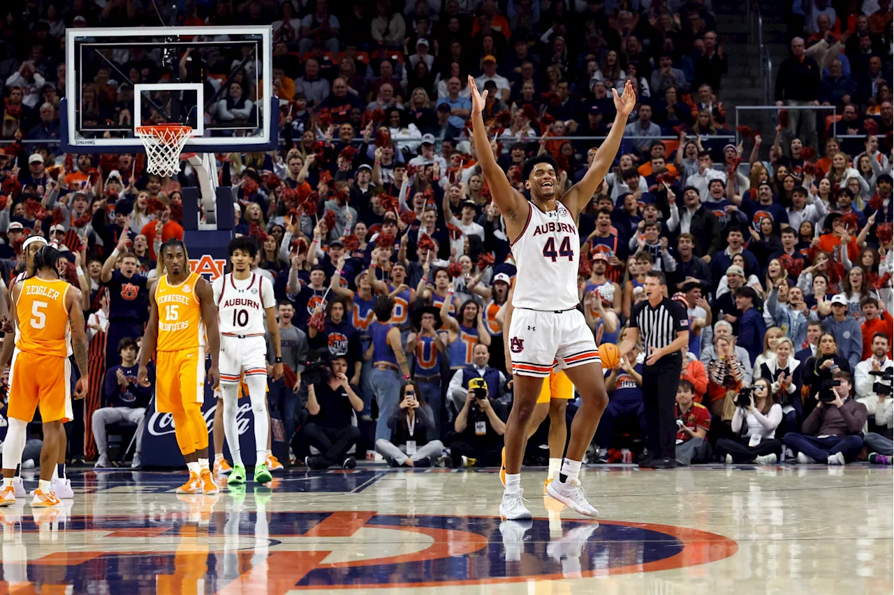 Auburn Holds Off Tennessee in SEC Showdown