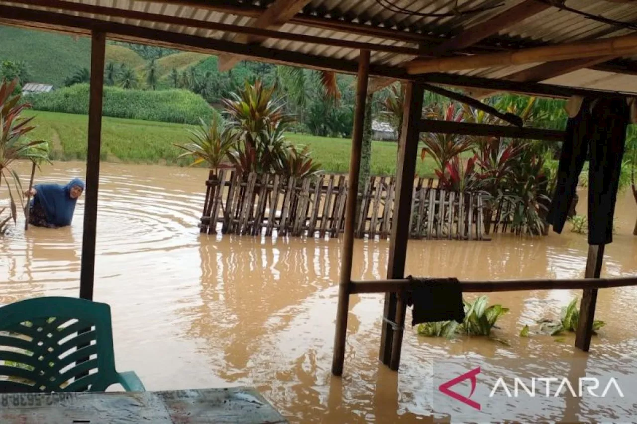 Banjir Rendam Desa di Gorontalo Utara