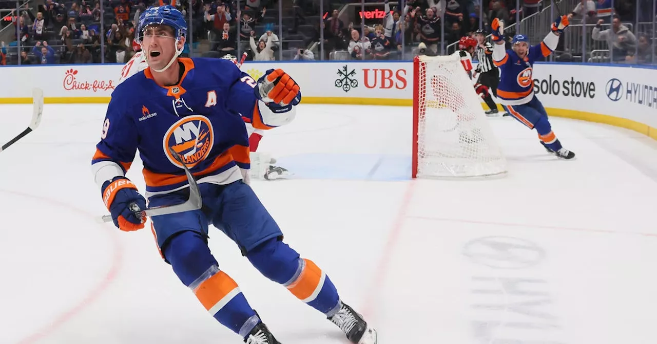 Islanders Rally Past Hurricanes in Overtime