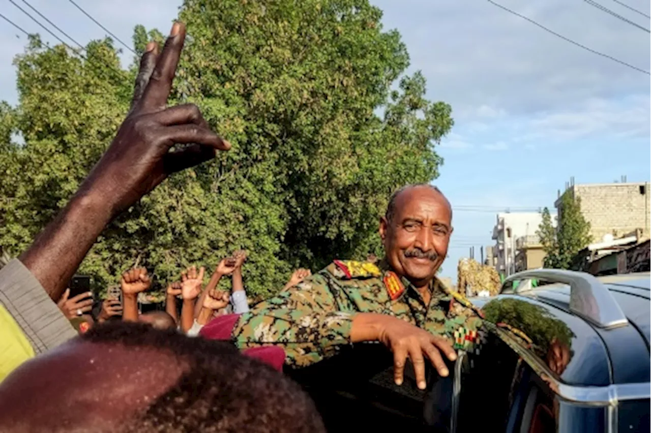 Soudan: le chef de l'armée retrouve son quartier général à Khartoum