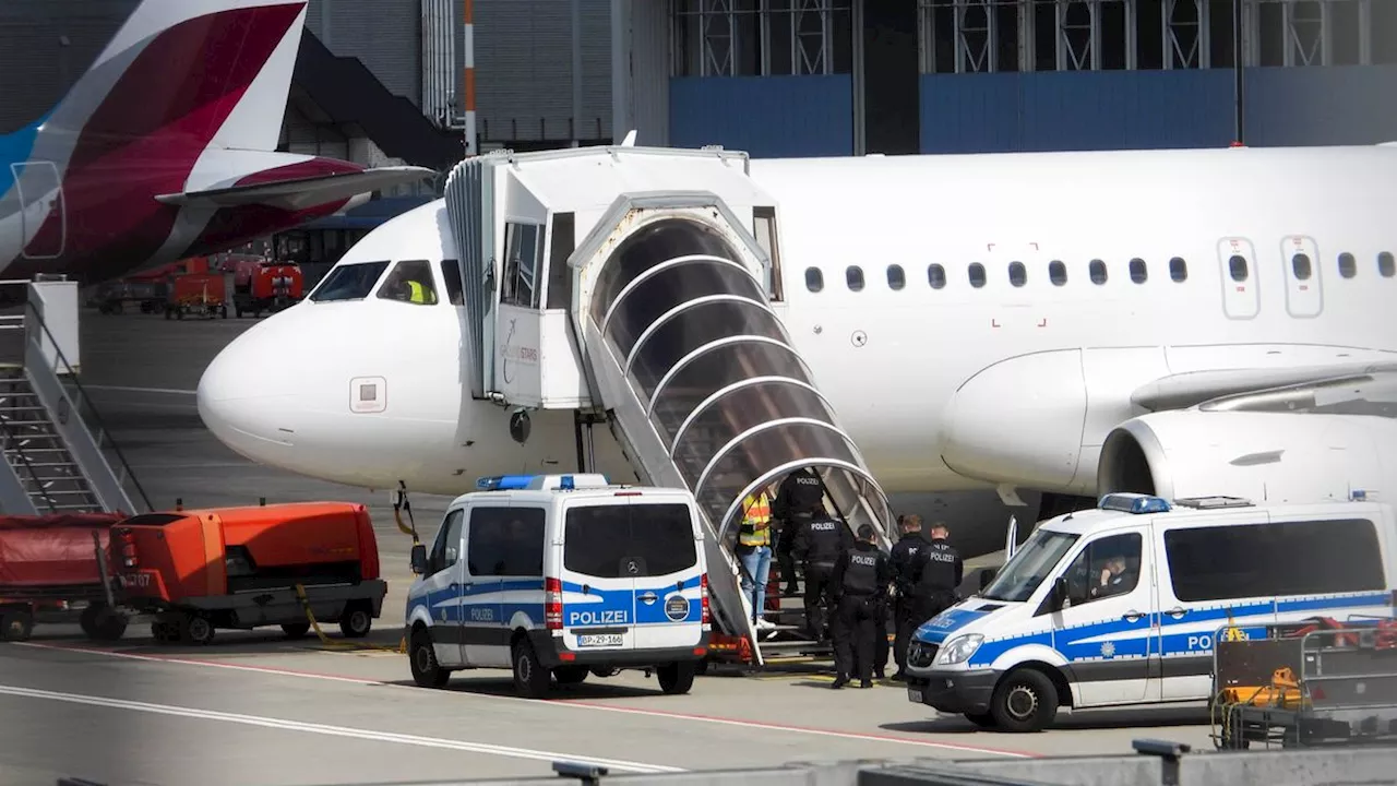 Beschlusspapier zur Migrationspolitik: FDP fordert Ausreisezentren an Flughäfen