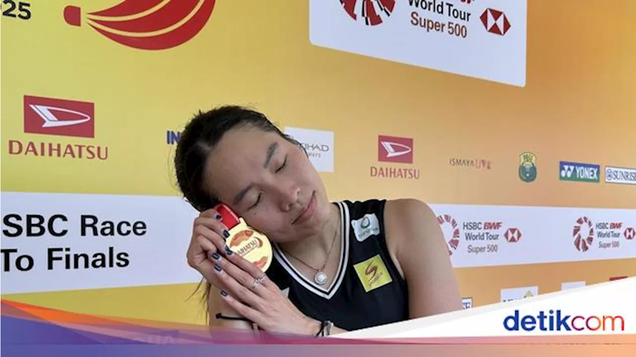 Ratchanok Intanon Juara Indonesia Masters 2025, lalu Pamer Pose Tidur