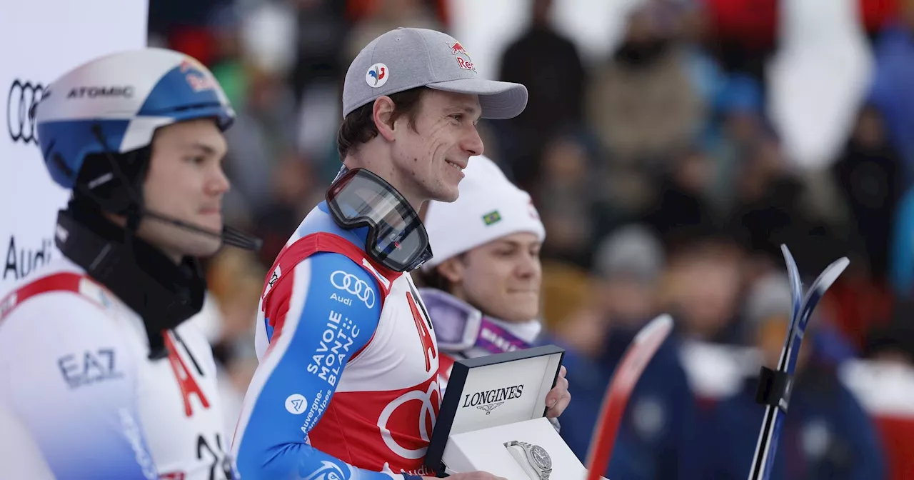 Clément Noël remporte à nouveau à Kitzbühel et s'empare du dossard rouge