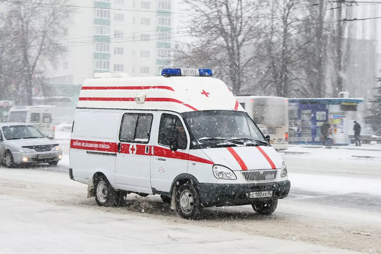 СК проверит сообщение о выталкивании пациента из скорой помощи в Кемерово