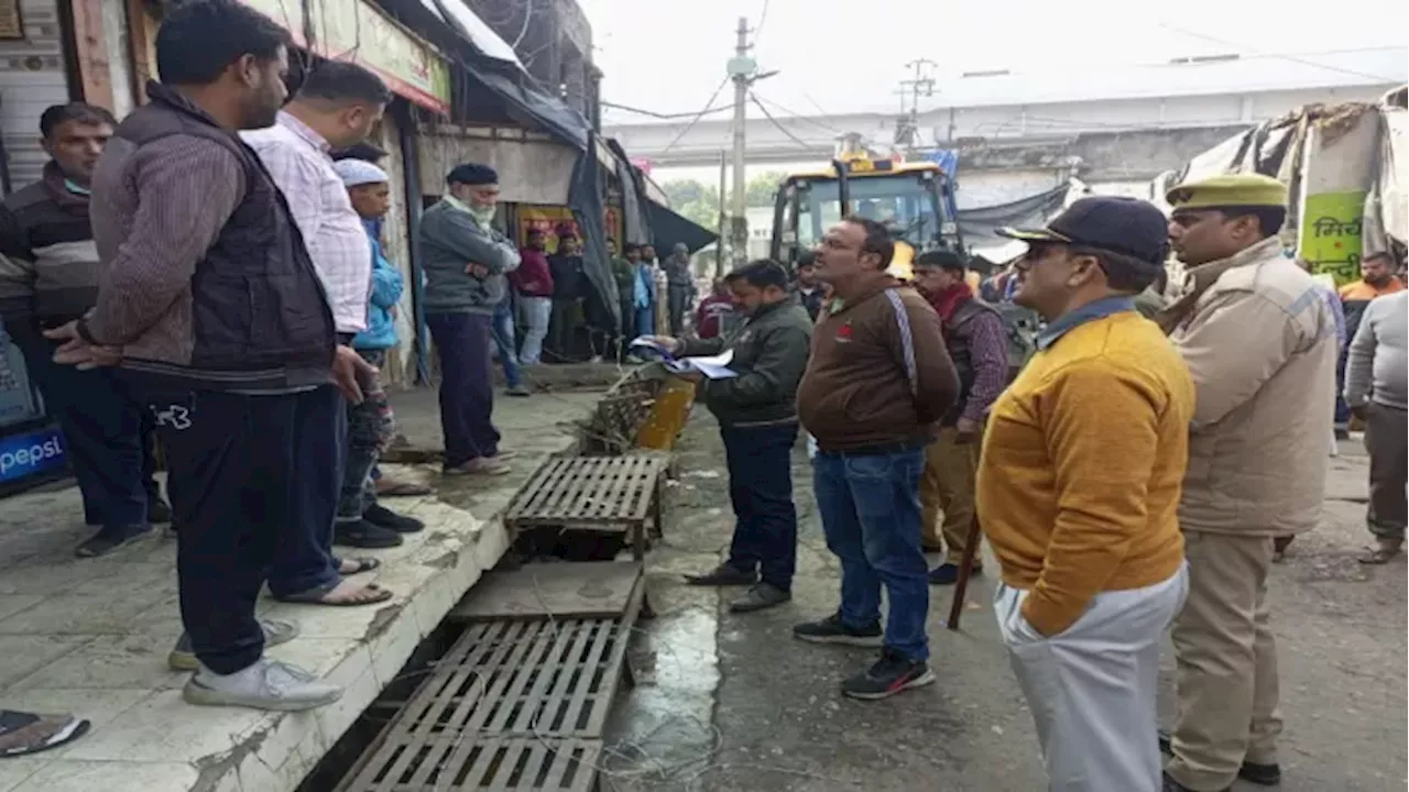 बरेली में अतिक्रमण पर चला बुलडोजर, पक्के निर्माण तोड़े गए; कब्जेदारों की बढ़ी धड़कनें- सबसे पहले किया ये काम