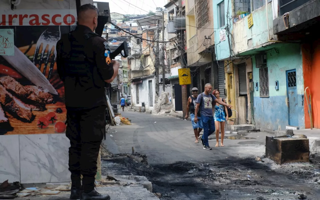 Moradores do Complexo do Alemão estão às escuras após megaoperação policial