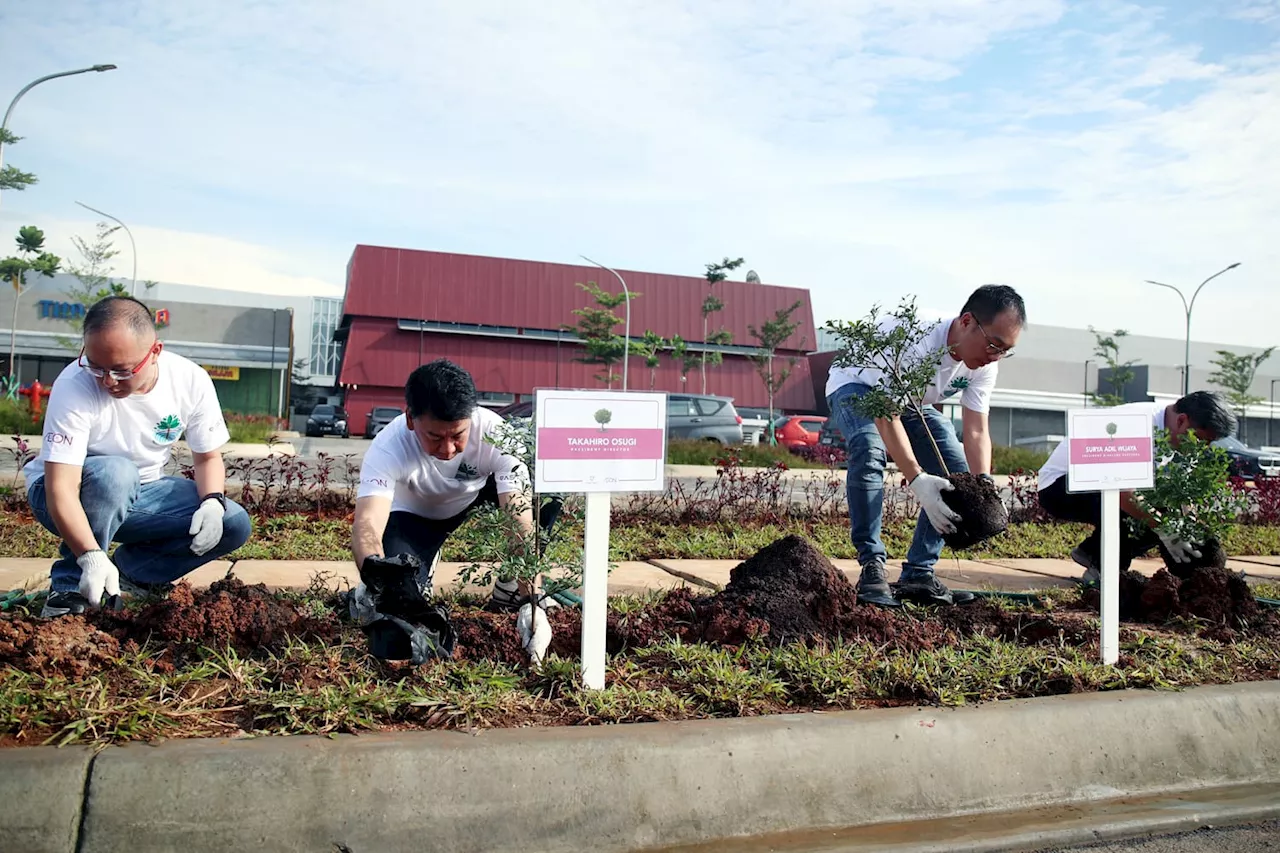 AEON Indonesia dan Eastvara Gelar Kegiatan Tanam Pohon Bersama