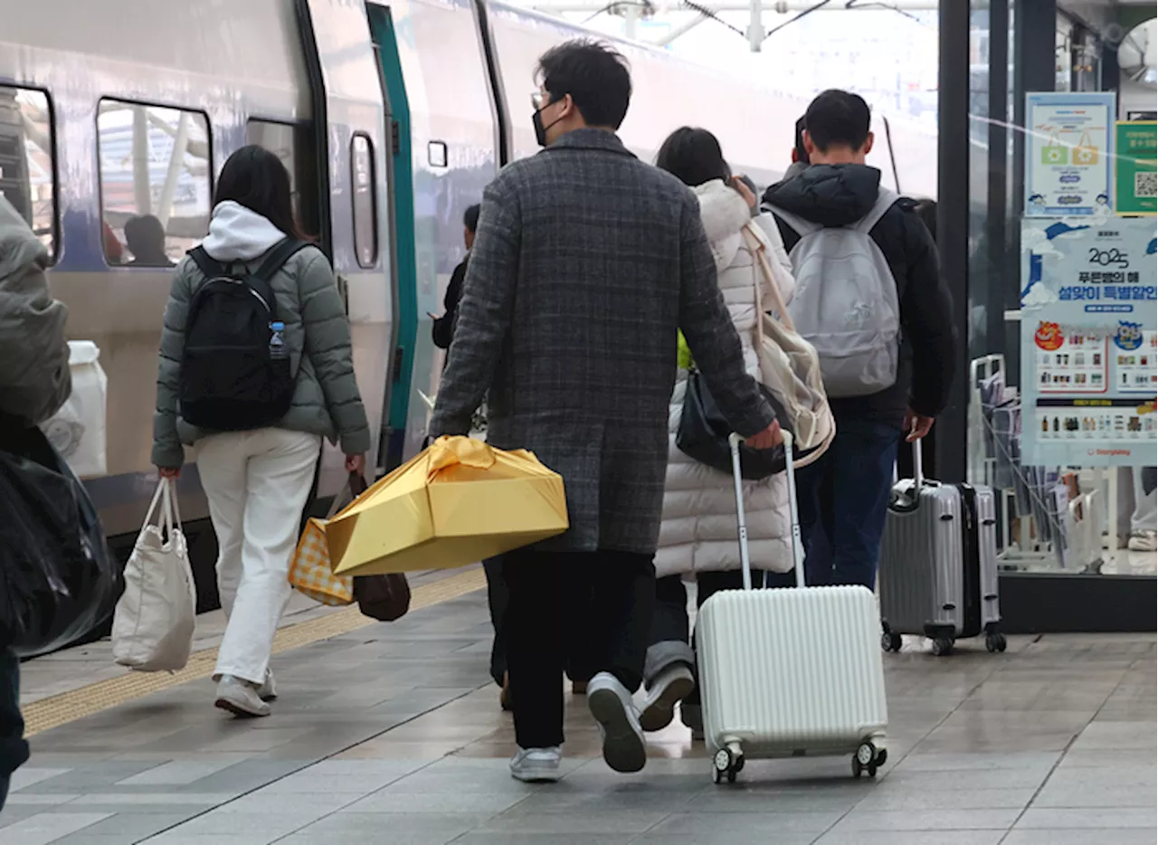 귀성길 도로살얼음·빙판 조심, 설날 전날까지 전국에 최대 30㎝ 눈···일부 대설경보