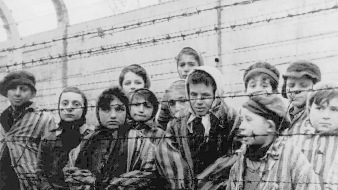 27 Januari 1945: Hari Pembebasan Tawanan dari Kamp Kematian Nazi Auschwitz