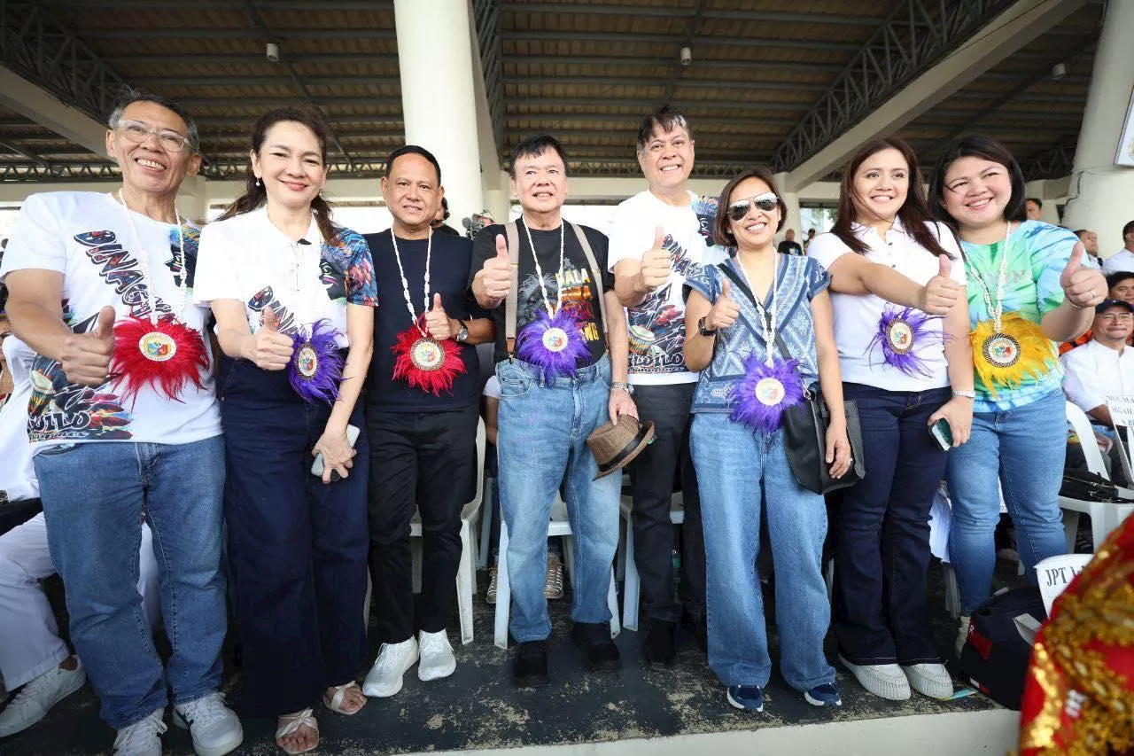 Politicians troop to Dinagyang despite mayor’s order of non-political celebration