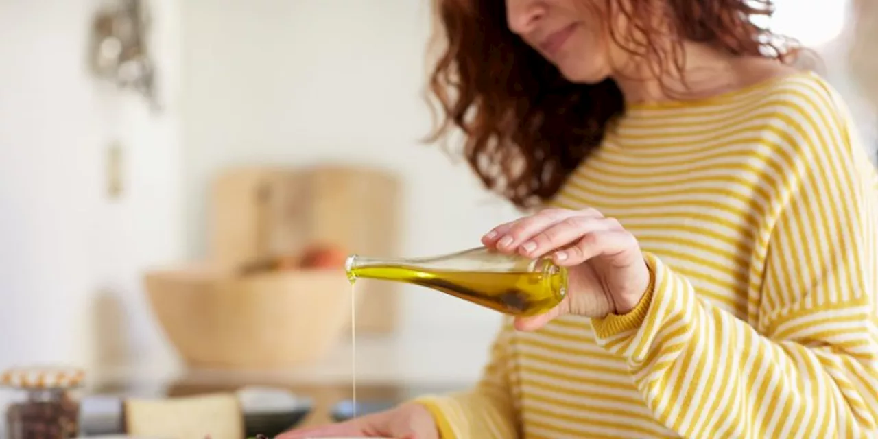 Swap Margarine for Olive Oil to Slash Dementia Risk, Study Says