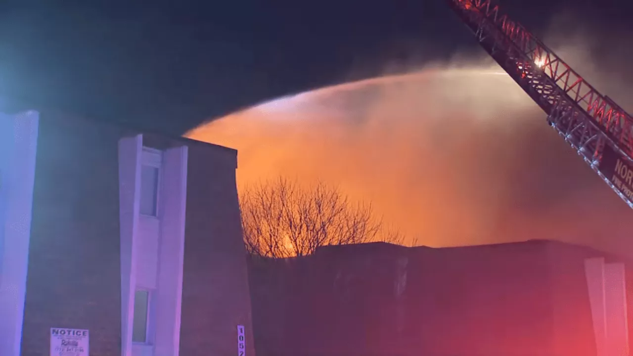 Firefighters Battle Apartment Complex blaze in Chicago Ridge