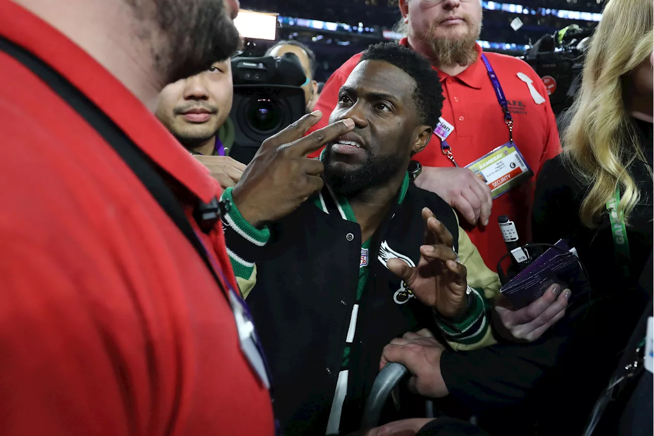 Kevin Hart Takes Shot at Philadelphia Mayor For Messing Up Eagles Chant