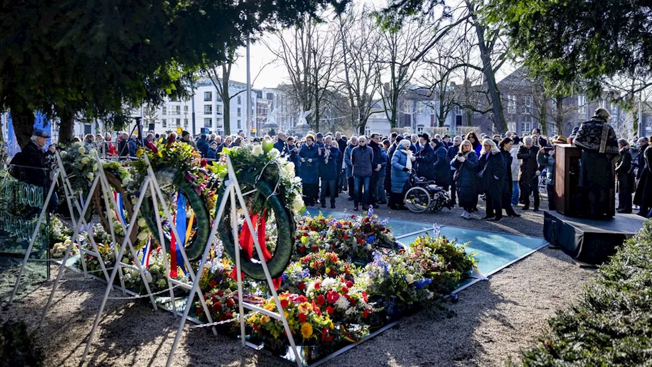 Holocaust herdacht in Wertheimpark in Amsterdam