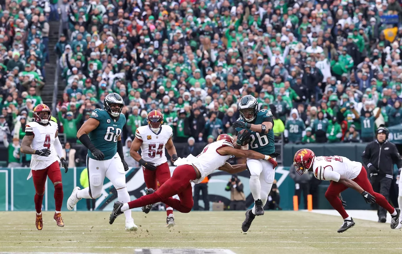 Micah Parsons makes bold statement about Saquon Barkley during Eagles-Commanders game