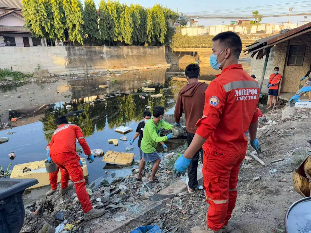 Oil Spill in Laguna Lake Threatens Fishermen's Livelihoods