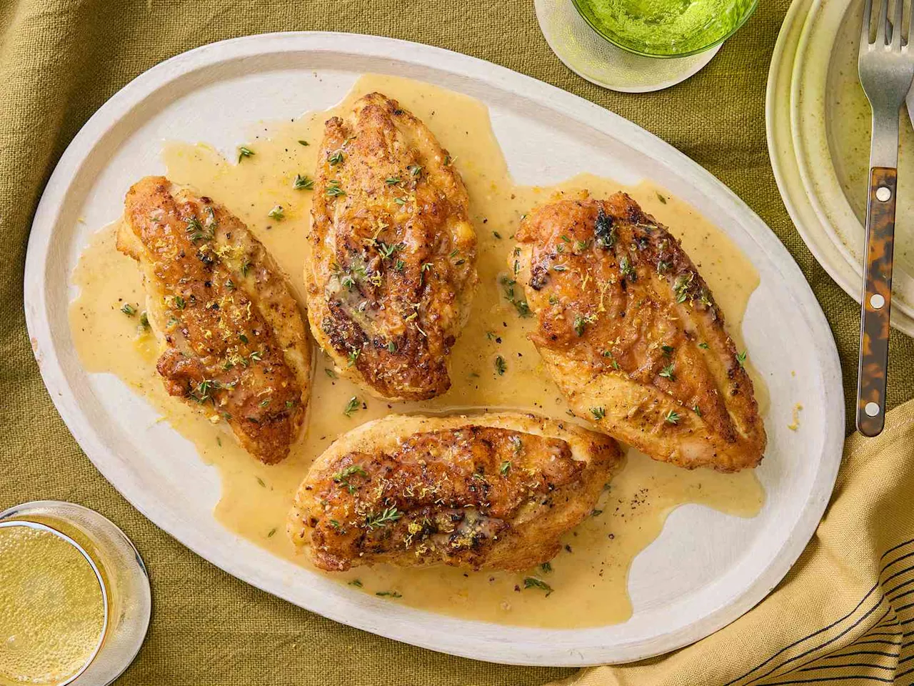 This One-Pan Lemon-Pepper Chicken Is a Weeknight Hero