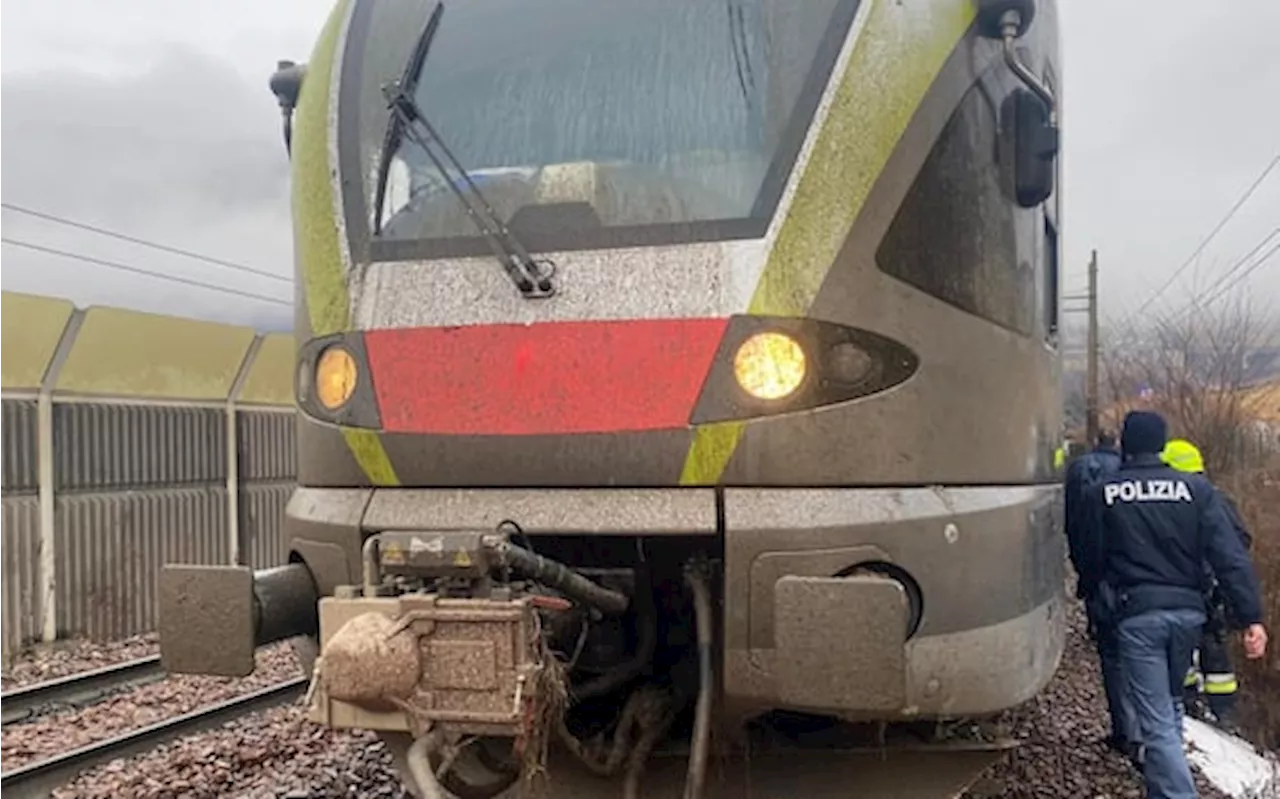 Frana colpisce treno in Bolzano, traffico ferroviario riaperto