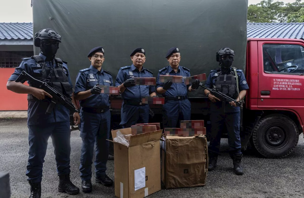 Kelantan Customs Seizes 1.24 Million Cigarettes in Foiled Smuggling Operation