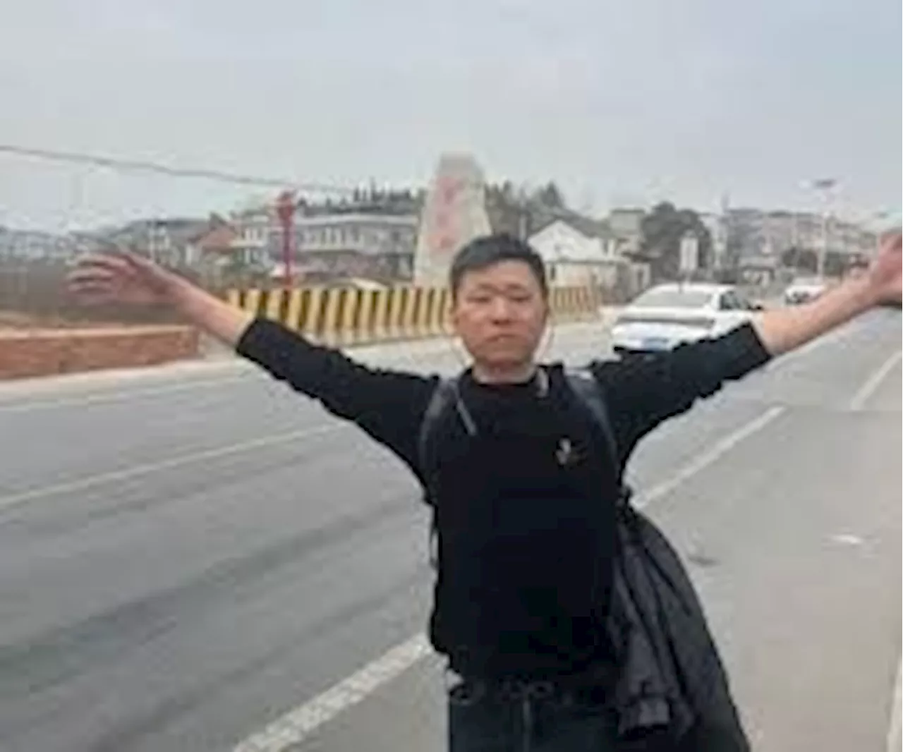 Man Walks 650 Kilometers to Reach Family for Chinese New Year