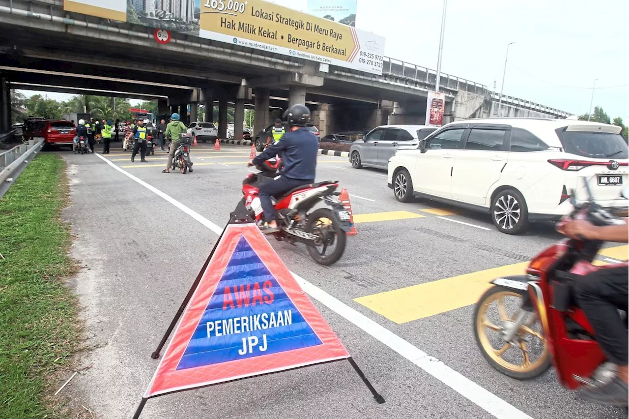 Motorcyclist Caught With 11-Year-Expired Insurance and Road Tax in Perak