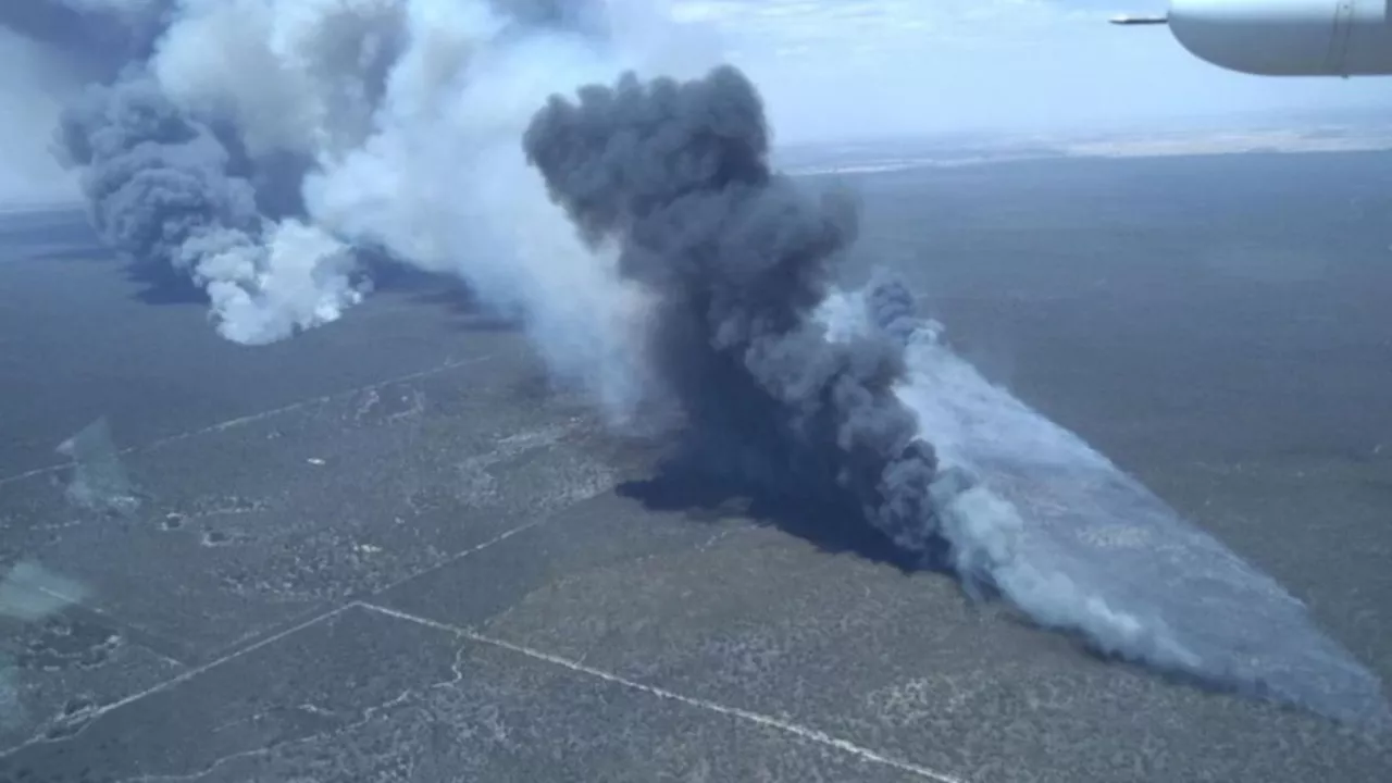  Victoria Bushfires Rage, Residents Urged to Seek Shelter