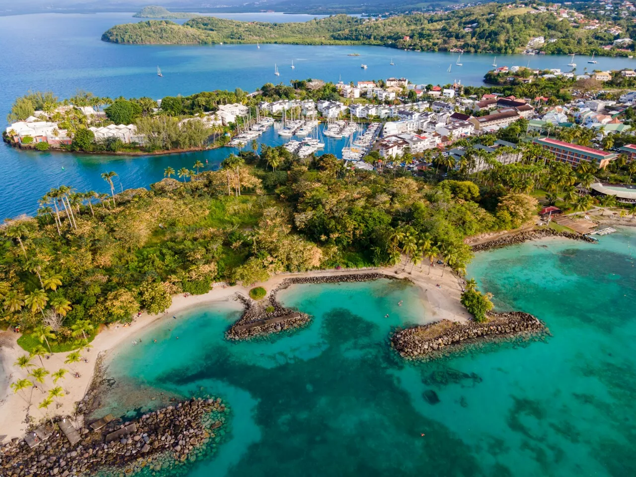 Épave de l'avion disparu entre la Martinique et la Dominique localisée sans signe de vie