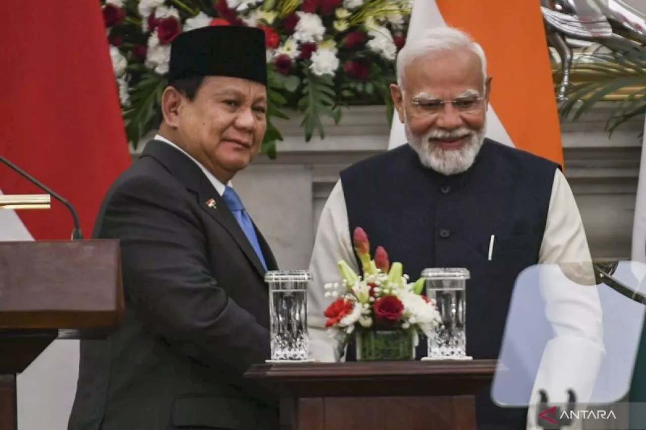 Momen hangat Prabowo dan PM Modi saling peluk hingga panggil 'brother'