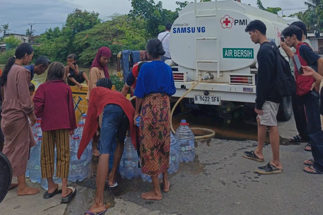 PMI Kabupaten Tangerang Bantu Korban Banjir di Kecamatan Gunung Kaler