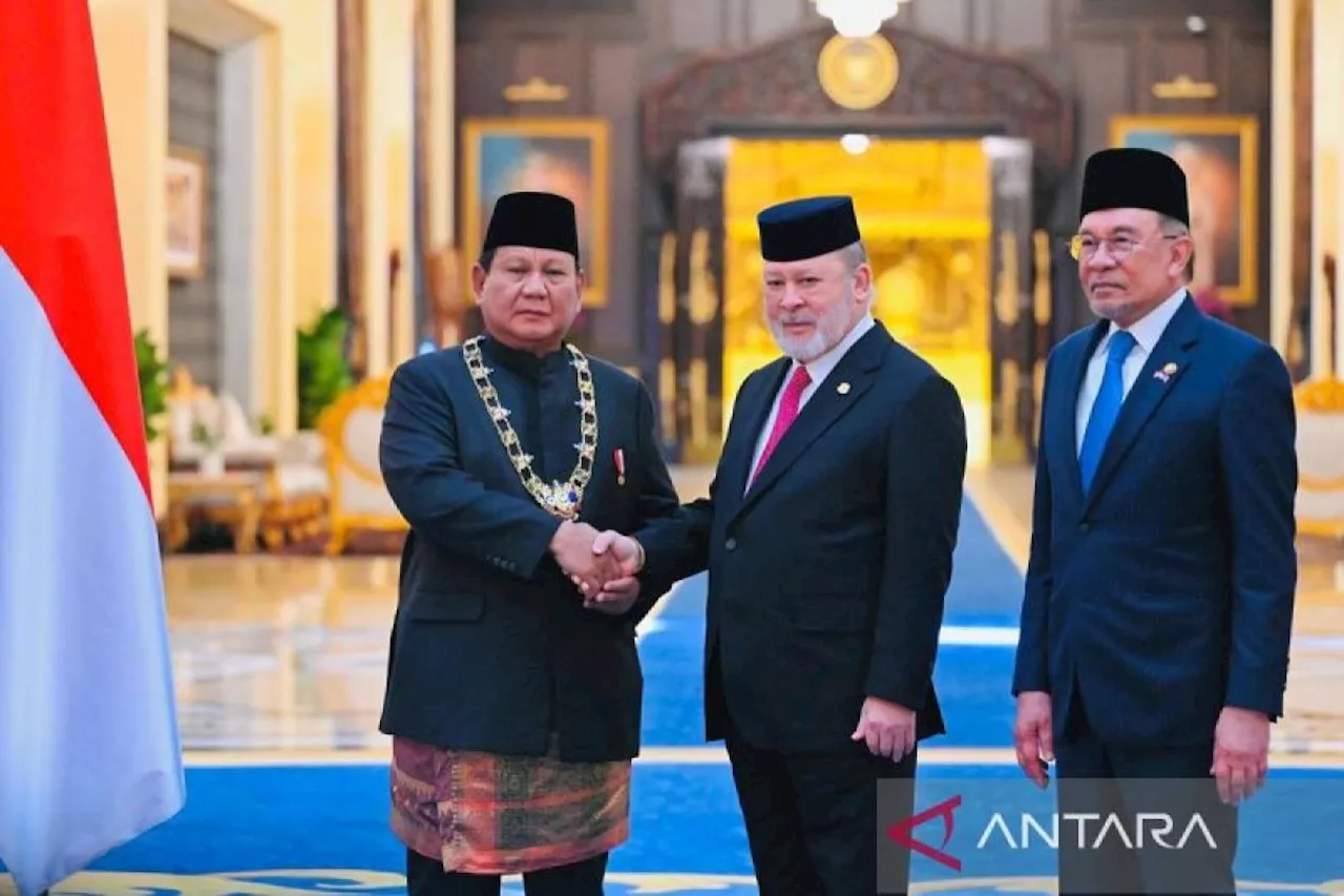 Presiden Prabowo Ditekan dengan Penghargaan Tertinggi Kerajaan Johor