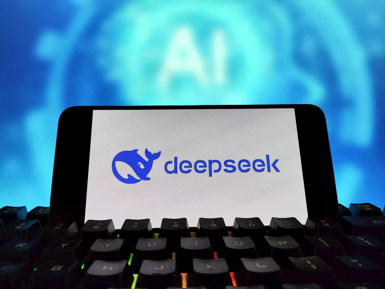 Startup Chinesa DeepSeek Limita Inscrições Após Ataque Cibernético e Explosão de Popularidade